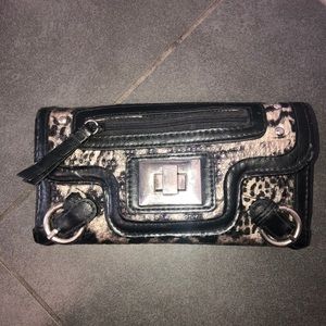 Icing wallet cheetah